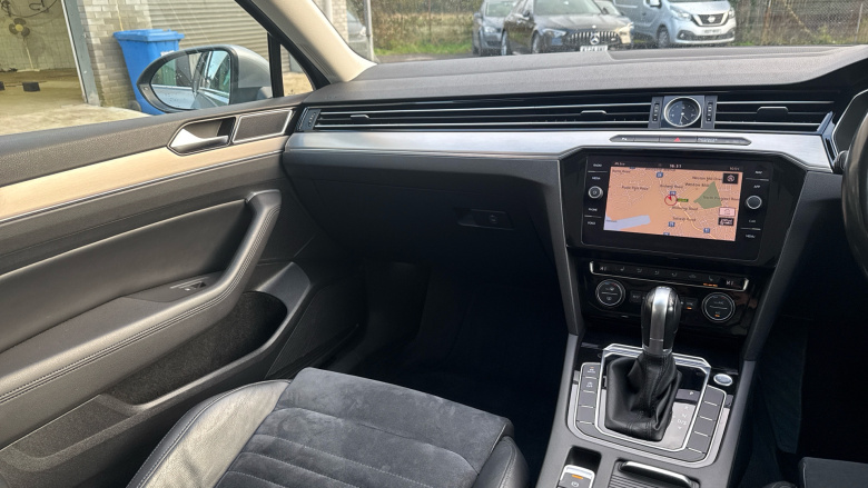 Volkswagen Passat 2.0 TDI GT 5dr DSG [Panoramic Roof] Diesel Estate